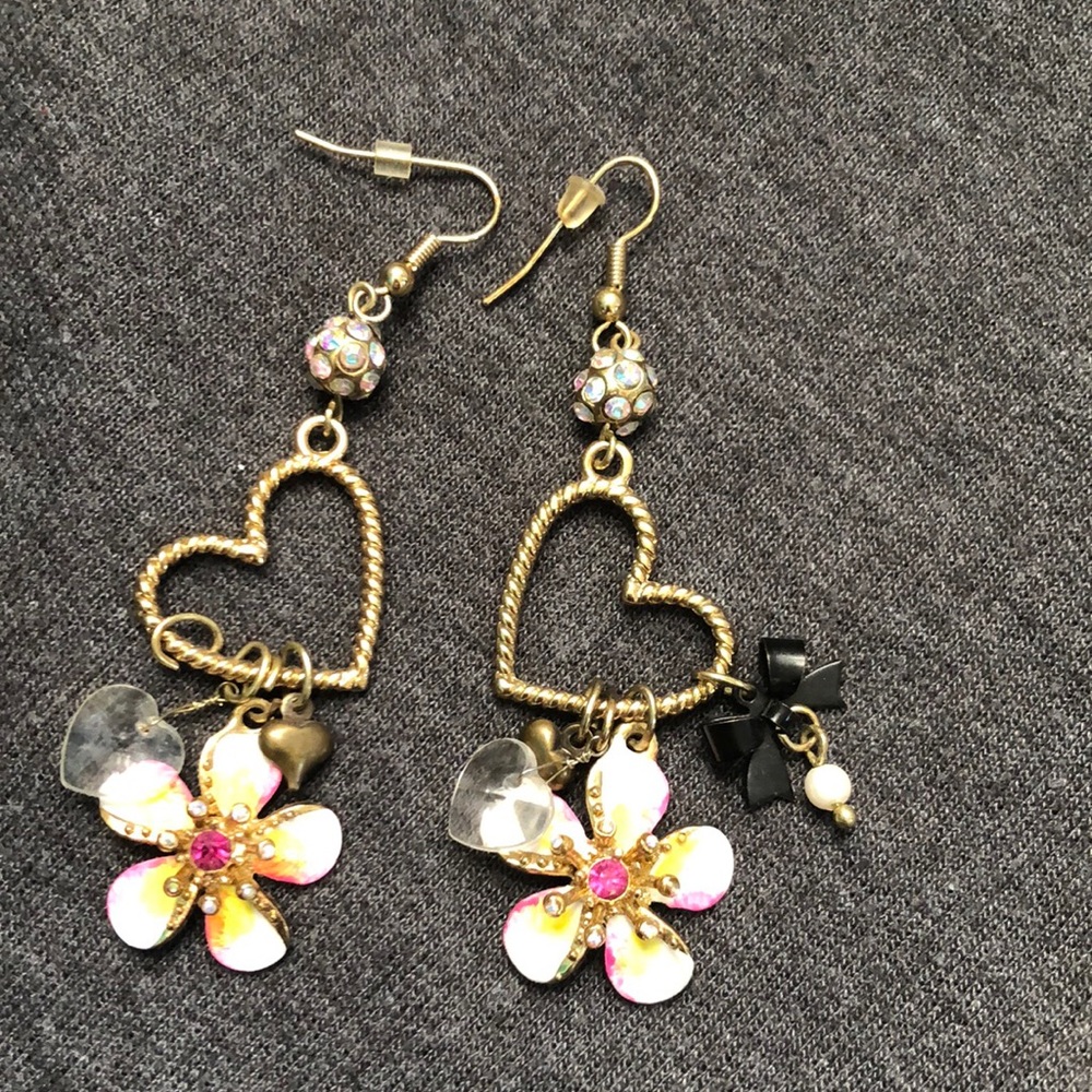 Early 2000’s Betsey Johnson dangle earrings